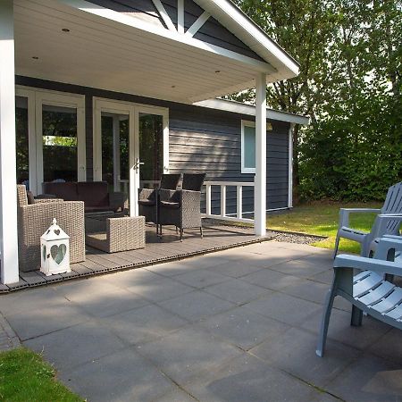 Modern Chalet With Covered Terrace In Nature Rhenen Zewnętrze zdjęcie