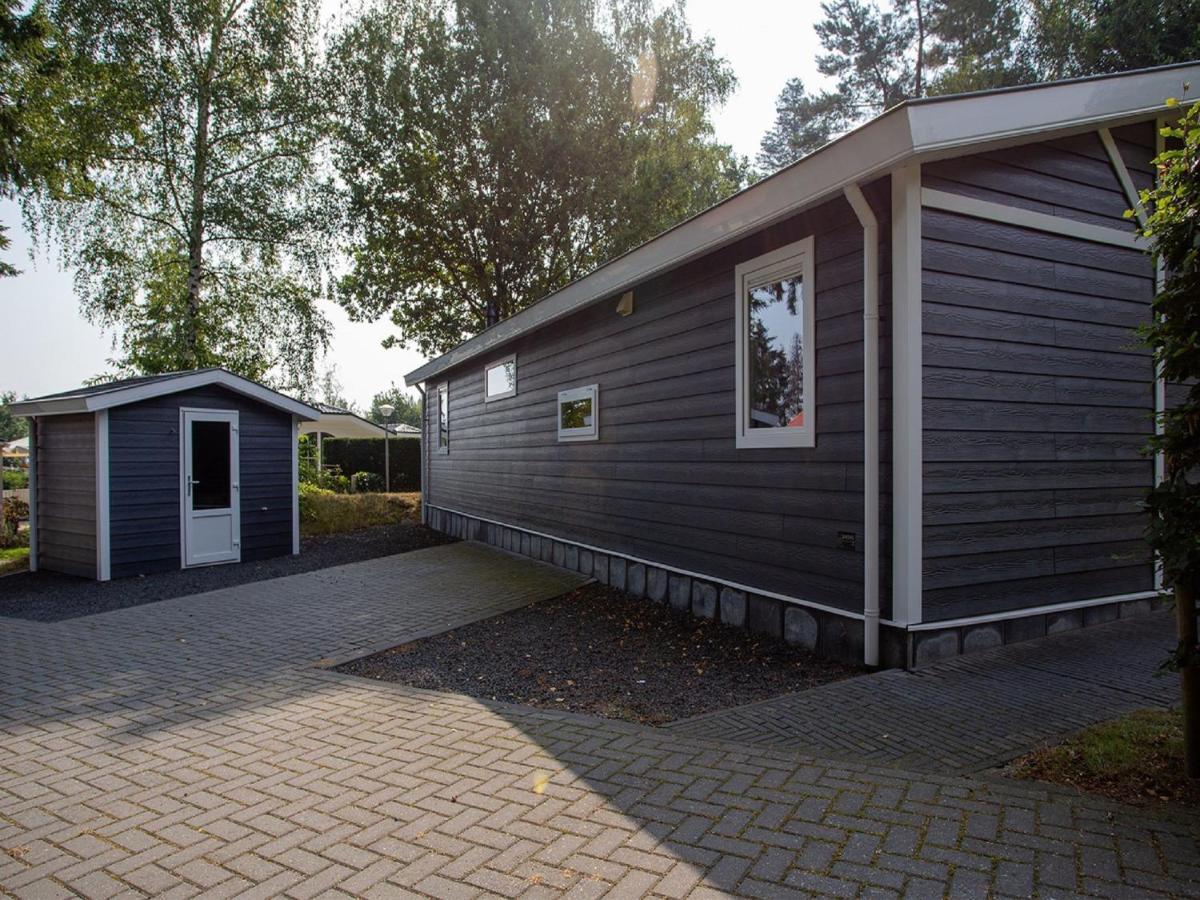 Modern Chalet With Covered Terrace In Nature Rhenen Zewnętrze zdjęcie