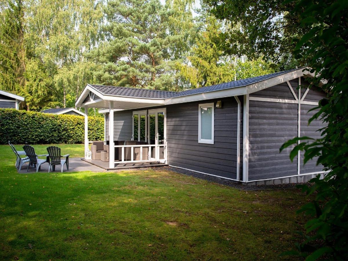 Modern Chalet With Covered Terrace In Nature Rhenen Zewnętrze zdjęcie