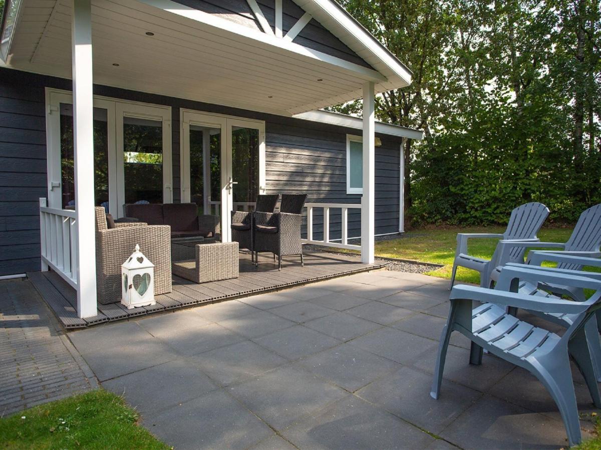 Modern Chalet With Covered Terrace In Nature Rhenen Zewnętrze zdjęcie
