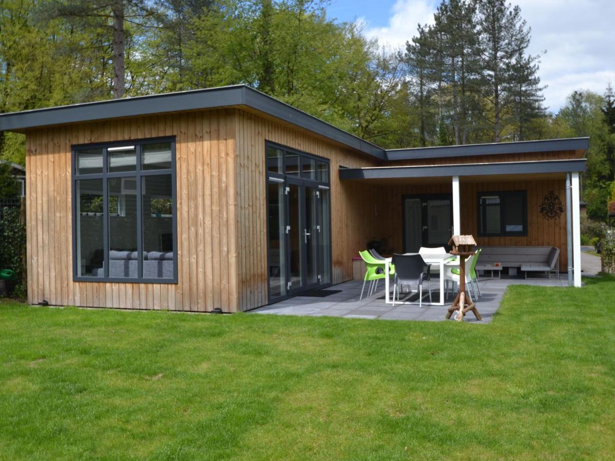 Modern Chalet With Covered Terrace In Nature Rhenen Zewnętrze zdjęcie