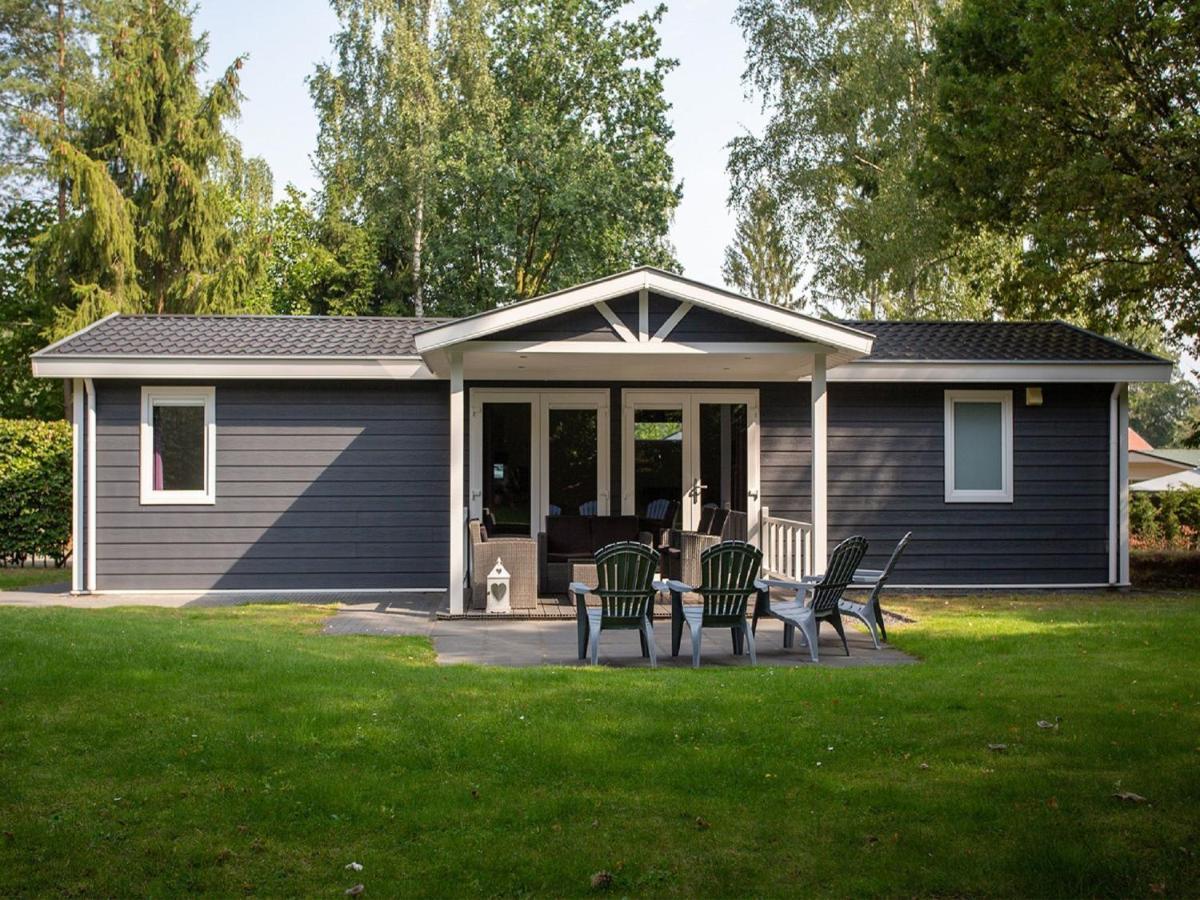 Modern Chalet With Covered Terrace In Nature Rhenen Zewnętrze zdjęcie