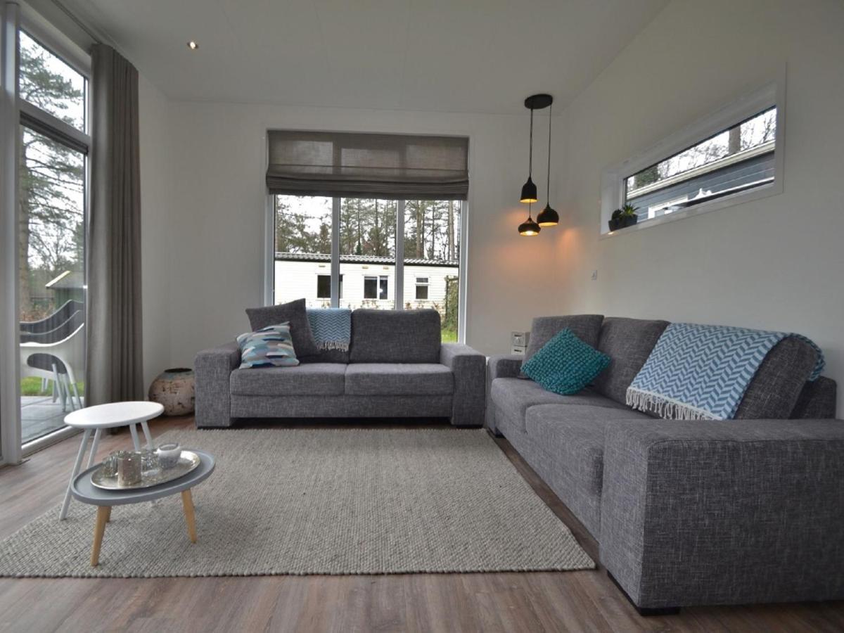 Modern Chalet With Covered Terrace In Nature Rhenen Zewnętrze zdjęcie