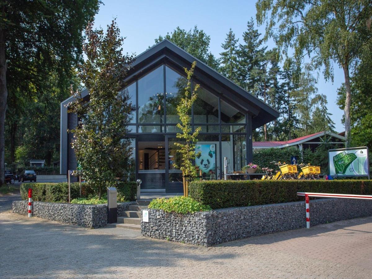 Modern Chalet With Covered Terrace In Nature Rhenen Zewnętrze zdjęcie