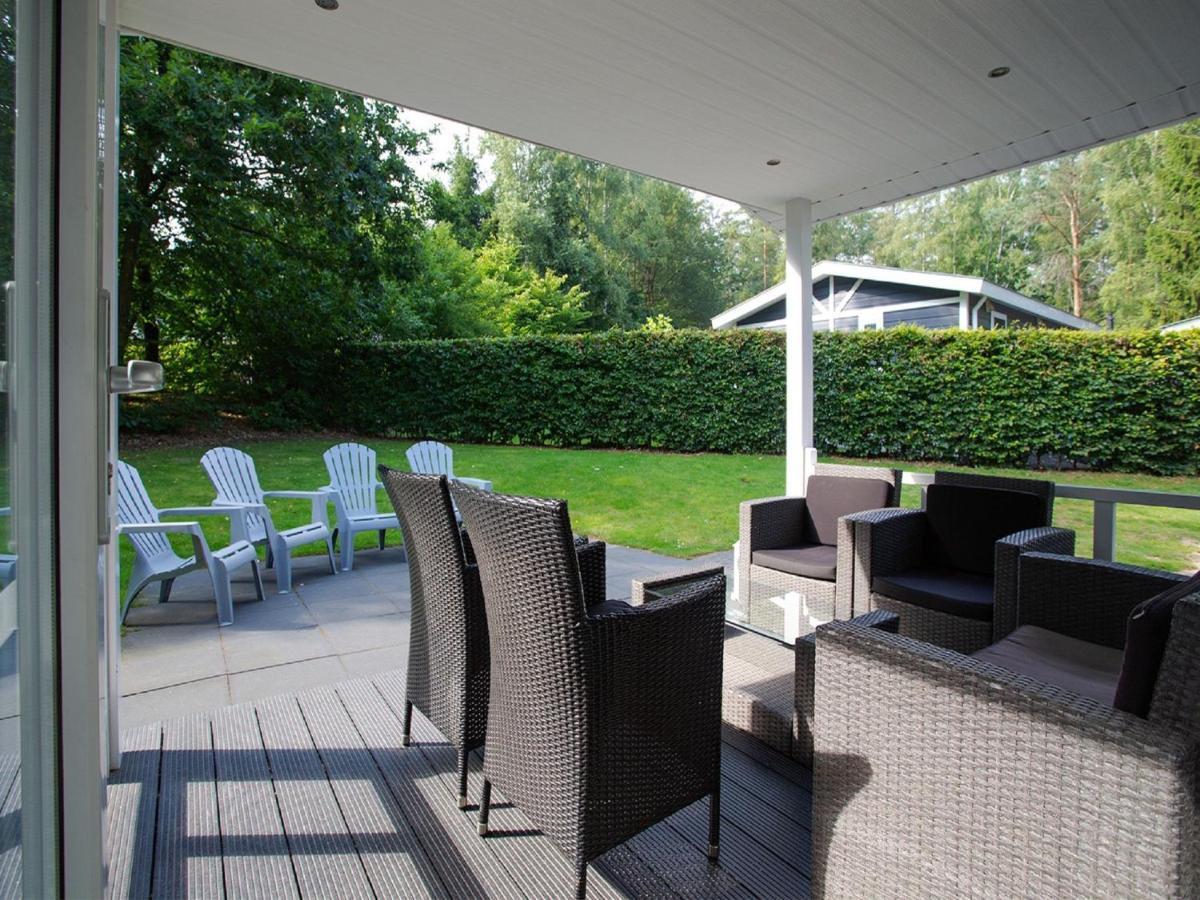Modern Chalet With Covered Terrace In Nature Rhenen Zewnętrze zdjęcie