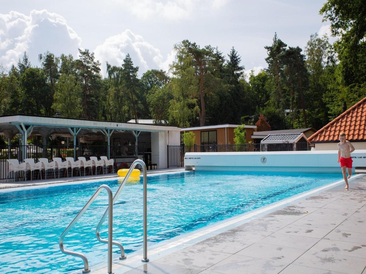 Modern Chalet With Covered Terrace In Nature Rhenen Zewnętrze zdjęcie