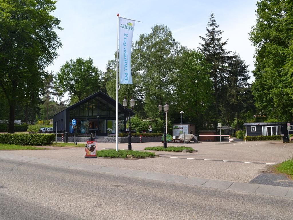 Modern Chalet With Covered Terrace In Nature Rhenen Zewnętrze zdjęcie